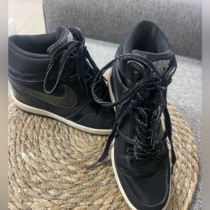 Nike Air Force Sky High Hidden Wedge Women’s Size 8 Sneaker Black 629746-001